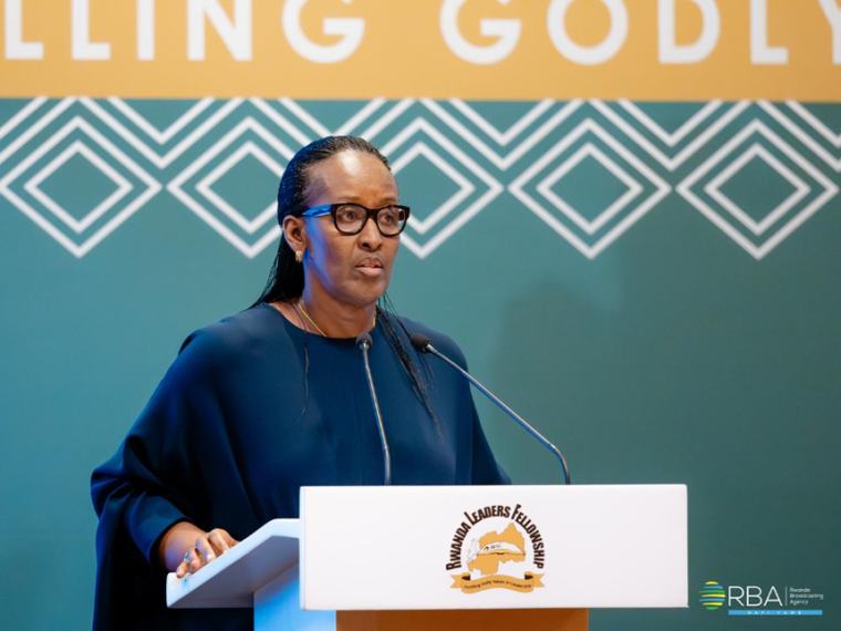Madamu Jeannette Kagame yasabye urubyiruko kugira uruhare mu kubaka umuryango ishingiye ku ndangagaciro