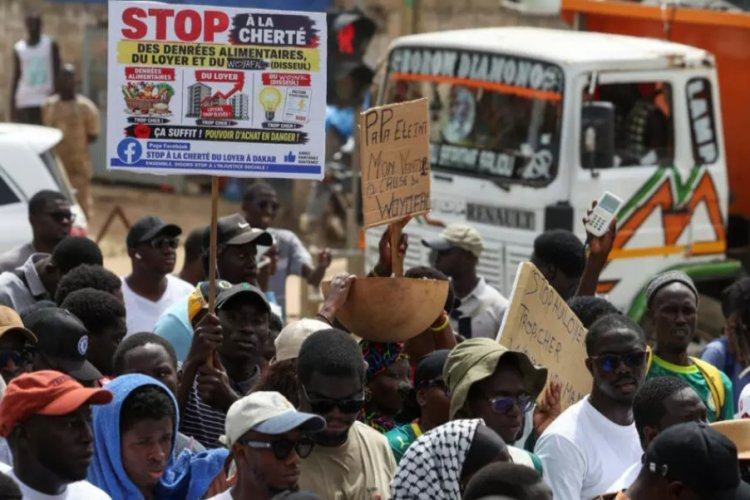 Sénégal: Ubuzima buhenze bukomeje kuzamura impaka ku mbuga nkoranyambaga